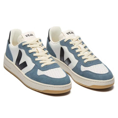V-10 Sneaker