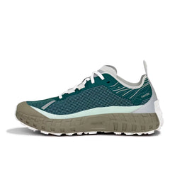 001A Trail Sneaker