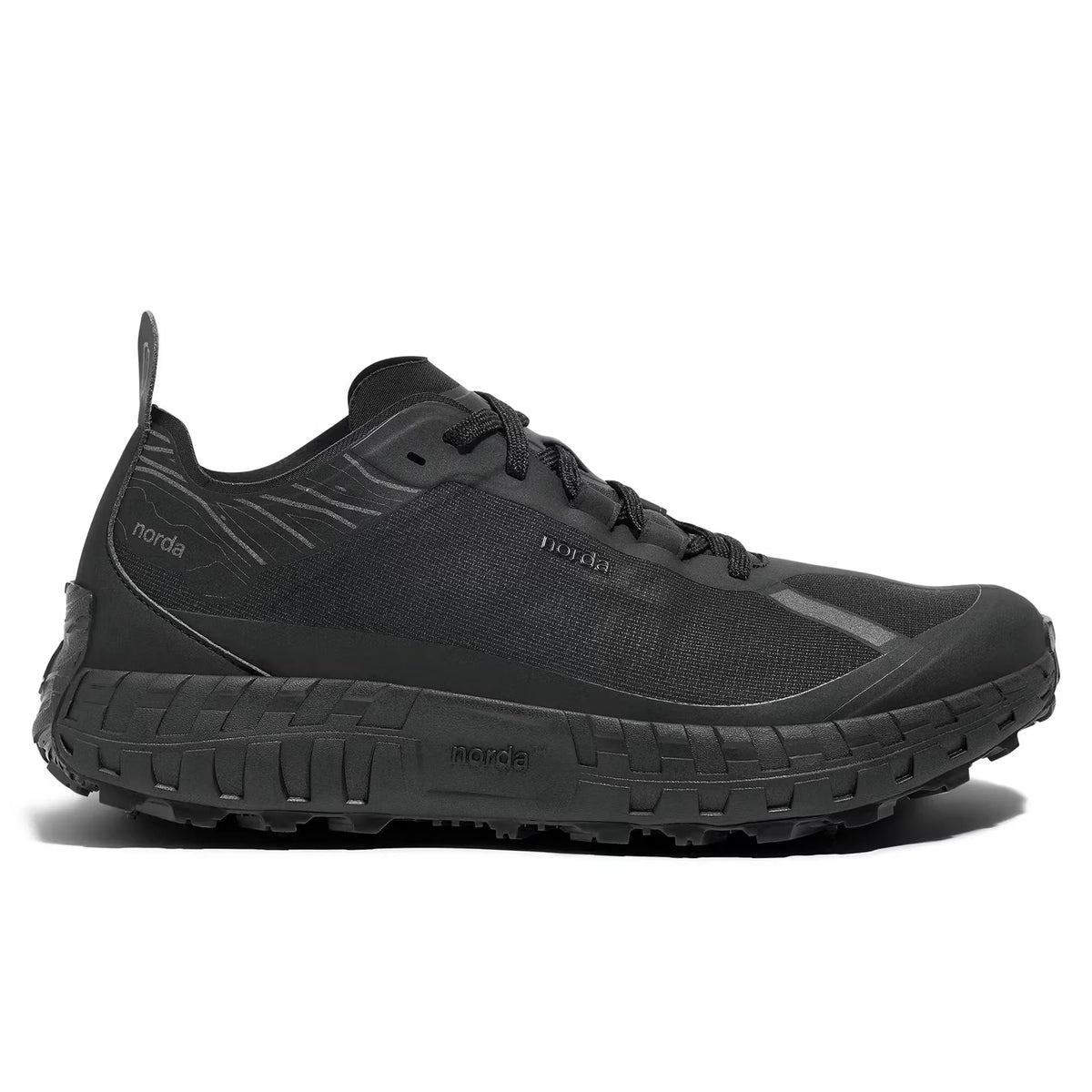 001A Trail Sneaker