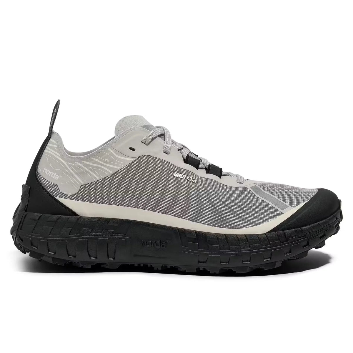 001A Trail Sneaker