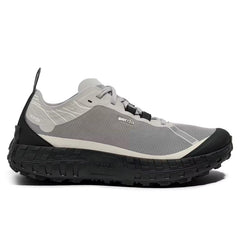 001A Trail Sneaker
