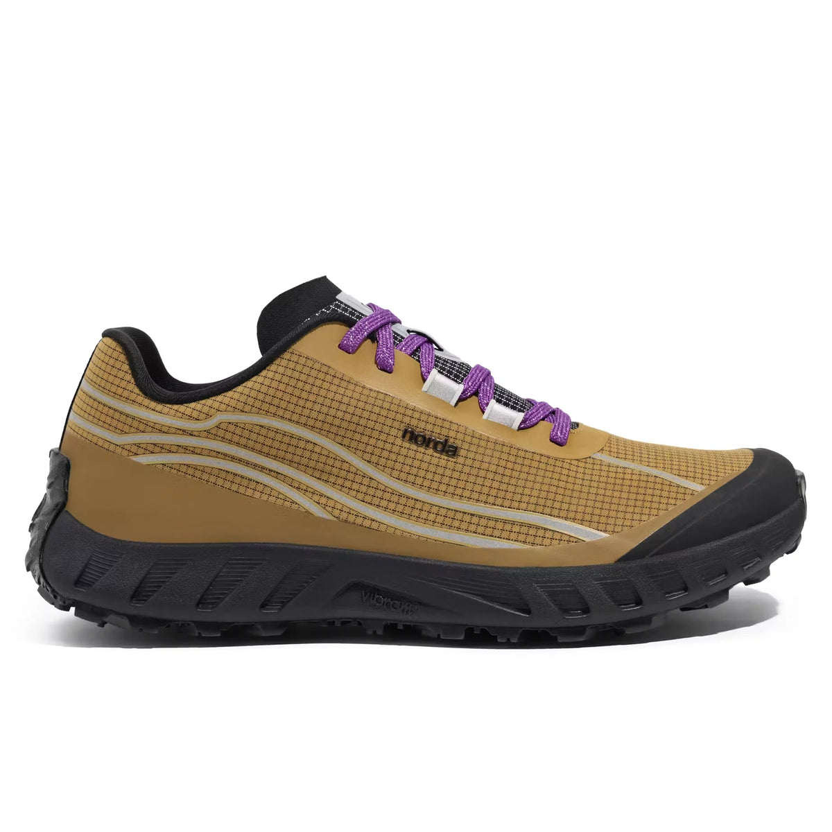 002 Trail Sneaker
