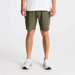 Layover Pro Traveler Short - 8"